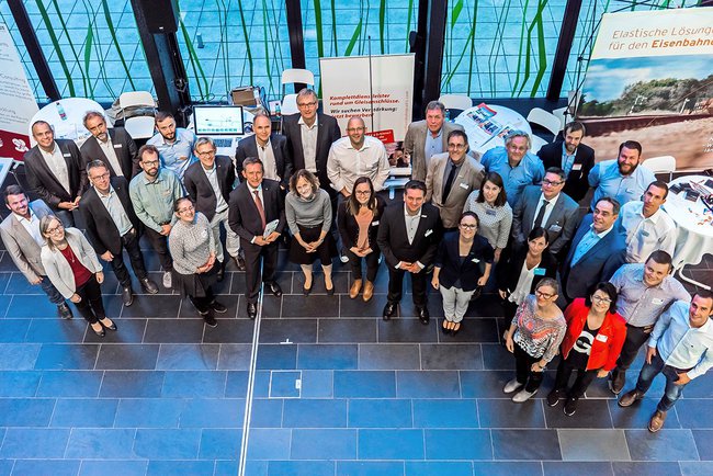 Gruppenfoto_Firmen-Messe Bahnindustrie 2017_Copyr_Carola Berger FH St.Poelten.jpg Gruppenfoto_Firmen-Messe Bahnindustrie 2017_Copyr_Carola Berger FH St.Poelten.jpg