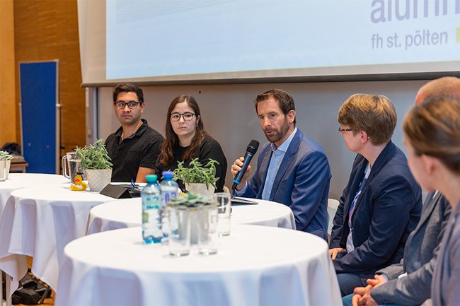 AmK2019-Moderator_cCarola-Berger.jpg AmK2019-Moderator_cCarola-Berger.jpg