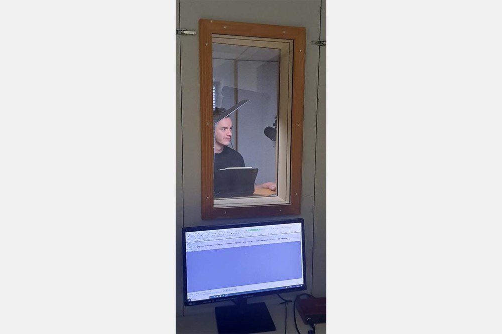 BIP RadioDays Sprecherkabine CC Kimberley Resch.jpg