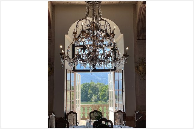 Global-Academy-Tisch mit Aussicht.jpg