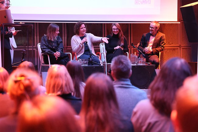 Speaker_web.jpg Speaker_web.jpg