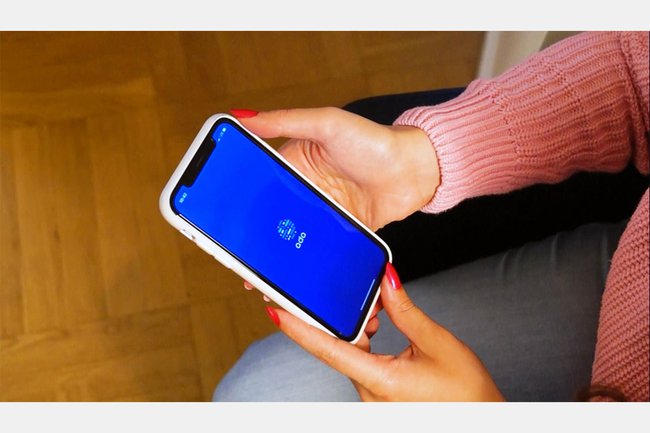 Person benutzt ADA CR Karoline Szakal.jpeg Person benutzt ADA CR Karoline Szakal.jpeg