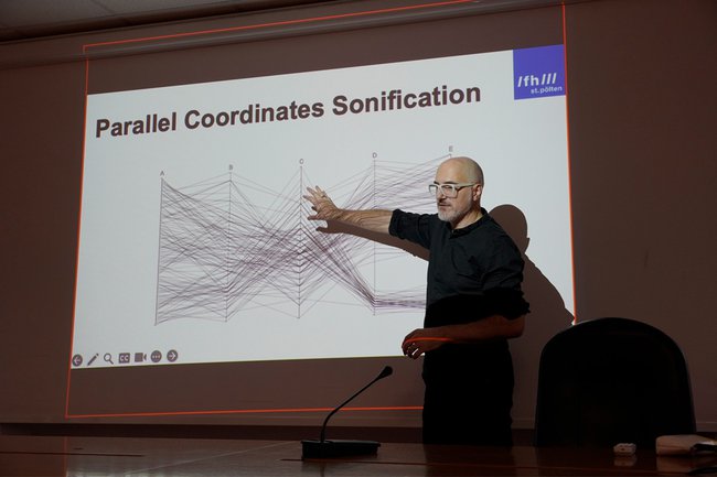 Vortrag CC Wolfgang Aigner.jpg Vortrag CC Wolfgang Aigner.jpg