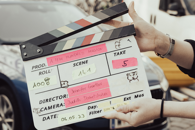 A-few-hundred-million_Klappe_cPetra-Wassermann.png A-few-hundred-million_Klappe_cPetra-Wassermann.png