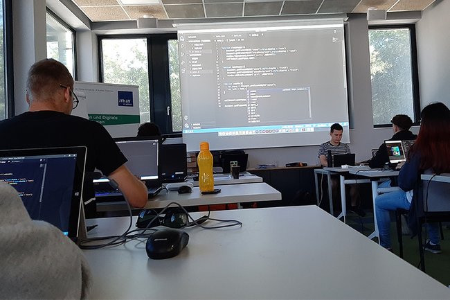 DIHOST-Codingweek_Foto2_cMagdalena-Boucher.jpg DIHOST-Codingweek_Foto2_cMagdalena-Boucher.jpg