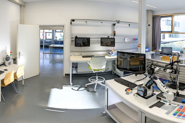 Lab-UWB_cChristoph-Braun.jpg Lab-UWB_cChristoph-Braun.jpg