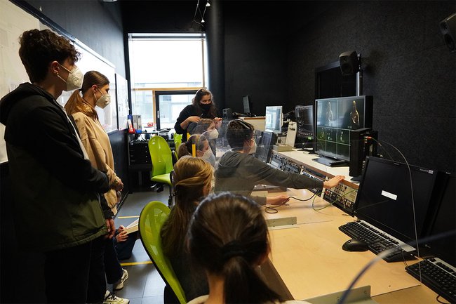 Science-Academy-Schnittarbeiten.jpg Science-Academy-Schnittarbeiten.jpg