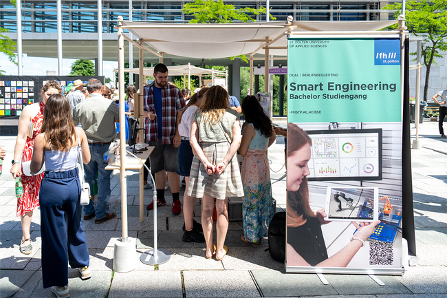 Smart-World-BSE-Stand_cWolfgang-Voglhuber.png Smart-World-BSE-Stand_cWolfgang-Voglhuber.png