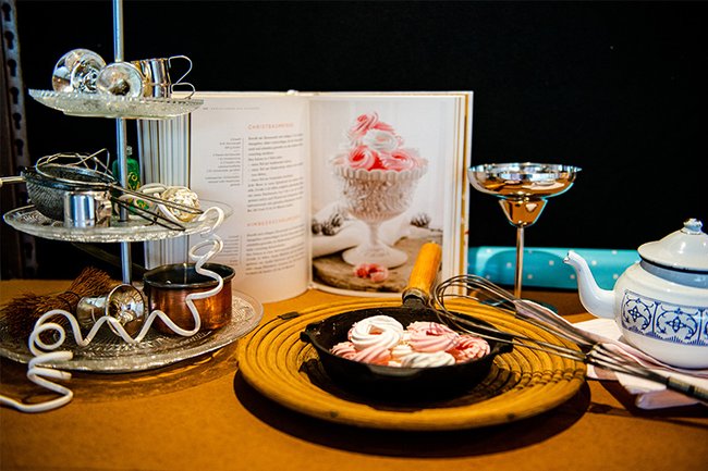 Spoerri_Vitrine-Detail1_cRitaNewman.jpg Spoerri_Vitrine-Detail1_cRitaNewman.jpg