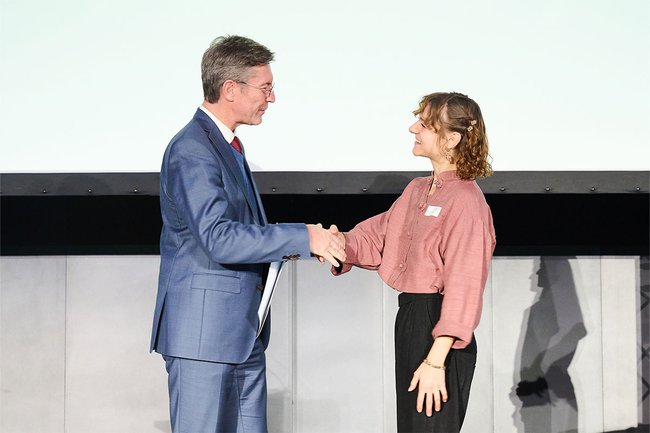 Würdigungspreis-2024-Verleihung_cBMBWF_Fotografie-Sabine-Klimpt_Lichtblick-KG.jpg Würdigungspreis-2024-Verleihung_cBMBWF_Fotografie-Sabine-Klimpt_Lichtblick-KG.jpg