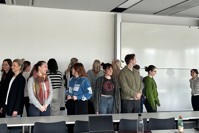 Studierende beim Selbstversuch des agilen Arbeitens im Bachelor Marketing & Kommunikation