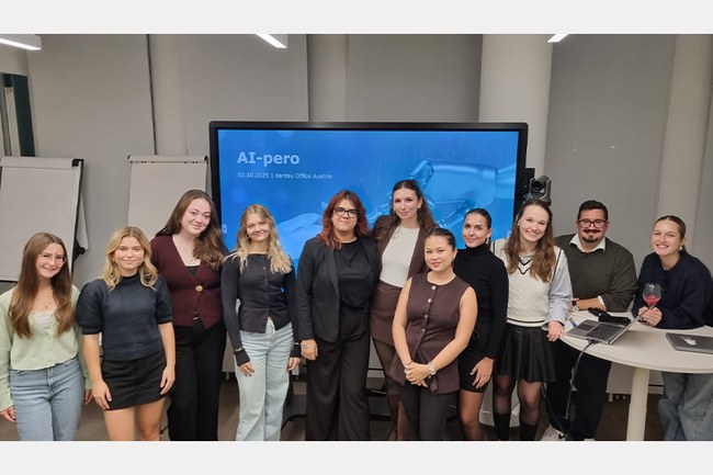 Marketing-Studierende bei Kamin-Abend zum Thema KI