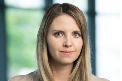 Absolventin des Lehrgangs Werbung und Markenführung, Eva Kronreif