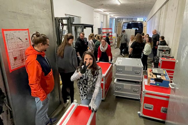 Studierende bei der Exkursion zu Juraczka Eventtechnik