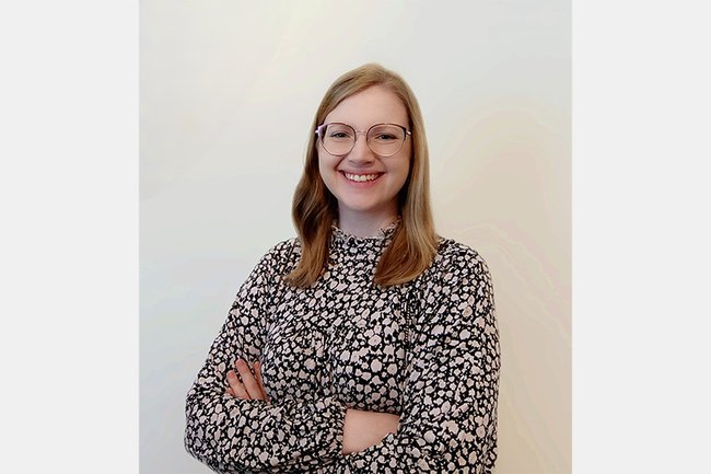 Elisabeth-Maria Dirnberger schloss das Masterstudium Digital Media Management ab. Heute ist sie bei Goldbach Austria als Produktmanagerin Digital Out of Home tätig.