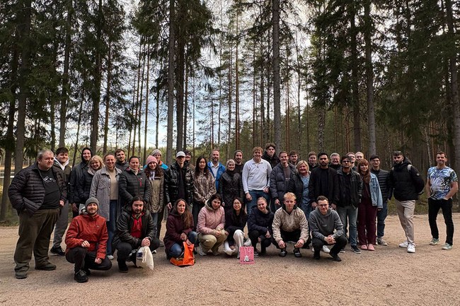 Studierende vom Master Digital Management & Sustainbility erlebten eine Woche zwischen Wäldern, Seen und spannenden Unternehmen in Finnland