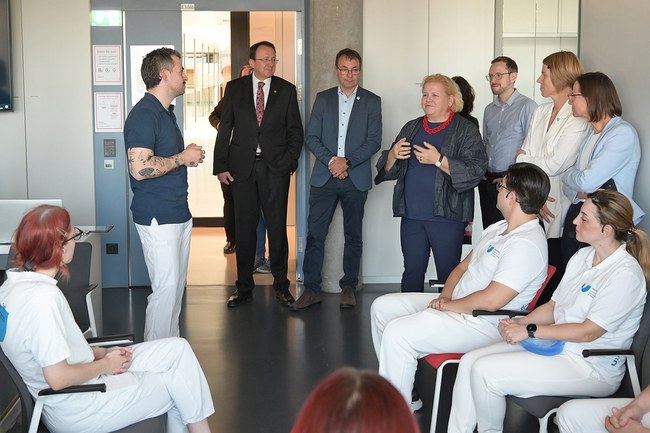 Bundesministerin Schumann an der USTP