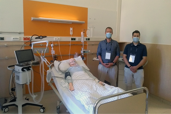 FH-Prof. Stefan Rottensteiner und Student Benjamin Roszipal