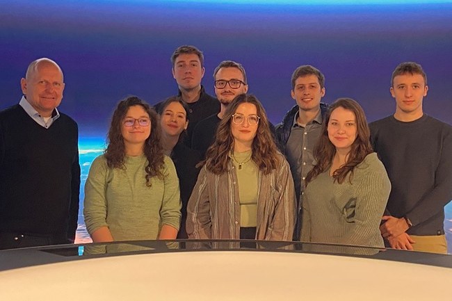 Studierende des Masters Digital Business Communications zu Besuch im ORF-Studio