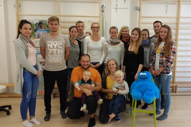 Studierende des 5. Semesters mit ErgotherapeutInnen Georg und Irene Elmer