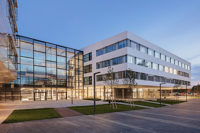 Campus St. Pölten bei Nacht