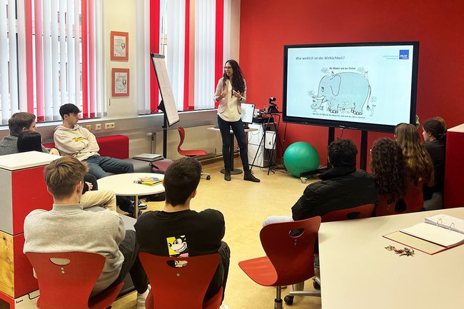 FH-Dozentin Nicole Letter hält Fachvortrag zur Bedeutung von starken Unternehmenskulturen