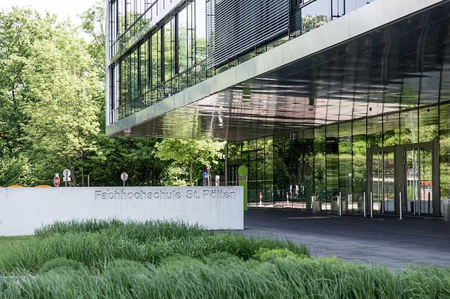 Ansicht des Hauptgebäudes der FH St. Pölten