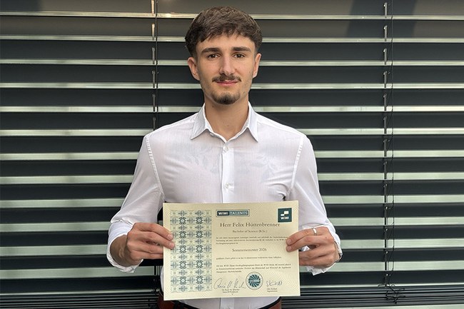 Digital Business Communications Student Felix Hüttenbrenner als WiWi-Talent ausgezeichnet