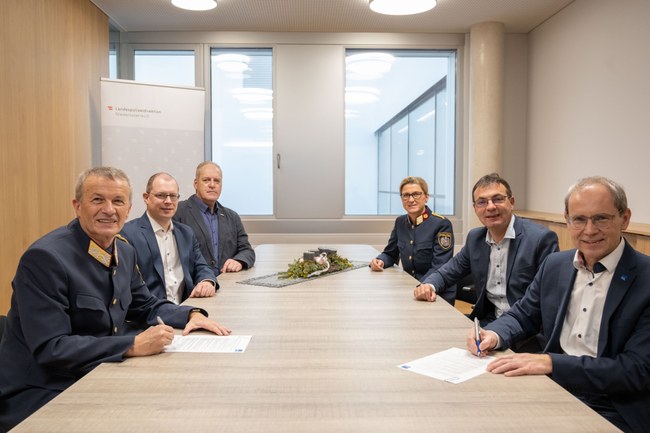 Vertragsunterzeichnung