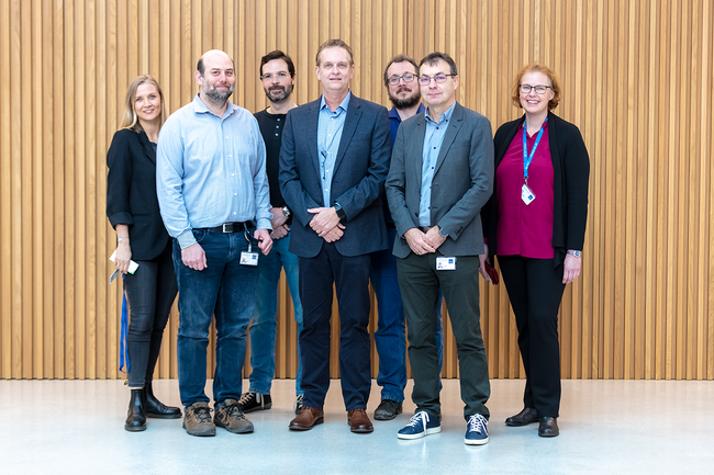 v.l.n.r: Claudia Grötzl (Koordinatorin Staff Mobilitäten), Simon Tjoa (Departmentleitung Informatik&Security), Robert Luh (Studiengangsleiter IT Security), Jerry Emerik (Fulbright Professor), Peter Kieseberg (Institutsleiter Institut für IT Sicherheitsforschung), Johann Haag (Geschäftsführung), Daniela Lohner (Leiterin FH Service)