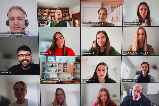 Studierende des Master-Studiengangs Digital Marketing & Kommunikation bei einem online Gastvortrag mit Marketing Experte Markus Fahrnberger-Schweizer