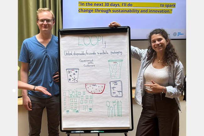 Im Rahmen des Window of Opportunity im Masterstudium Digital Management & Sustainability nahmen  Kathi Lößl und Tobias Badergruber am internationalen Global Green Action Day teil.