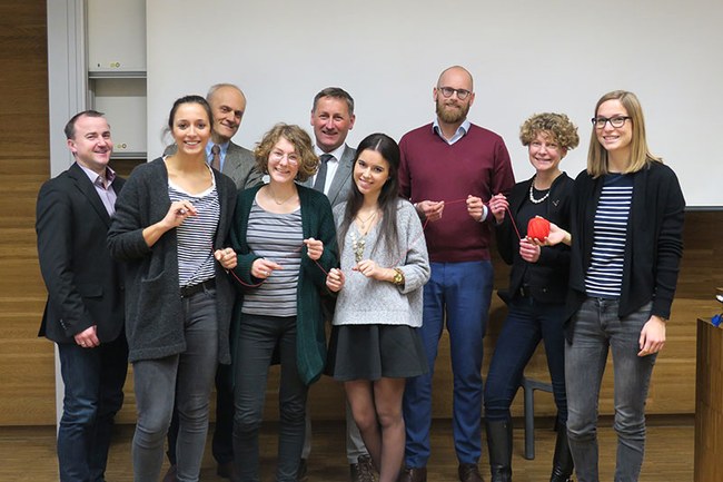 Am 24. Jänner fand die Abschlusspräsentation der Lehrveranstaltung „Business Planning“ des Master Studiengangs Media- und Kommunikationsberatung im kleinen Festsaal der FH St. Pölten statt. Als Siegerprojekt wurde die Idee „KnüpfWerk“ gekürt.