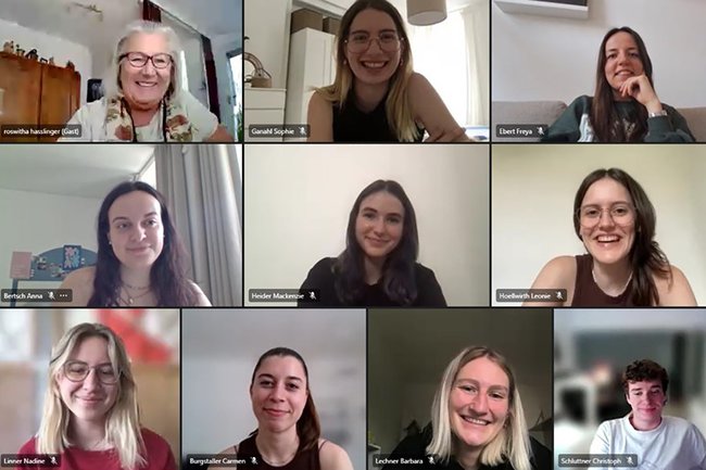 Studierende erleben einen informativen Gastvortrag von Expertin Roswitha Hasslinger