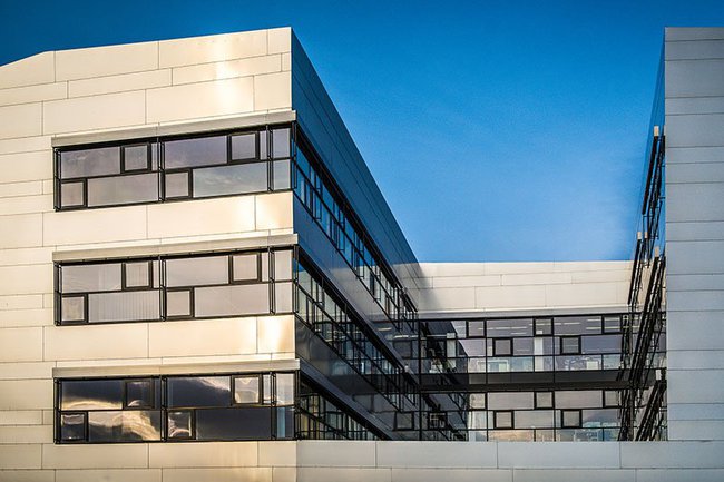 Ansicht des Hauptgebäudes der FH St. Pölten