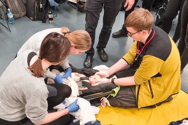 Teilnehmer*innen am Traumakurs