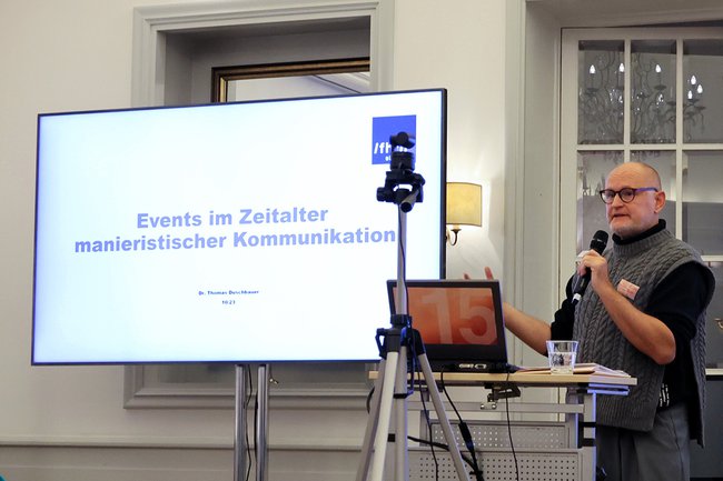 Thomas Duschlauer warf bei der 15. Wissenschaftlichen Konferenz zur Eventforschung der TU Chemnitz einen Blick in die Zukunft.