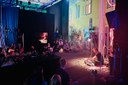 Leuchtender Resonanzraum digitaler Gegenwartskunst