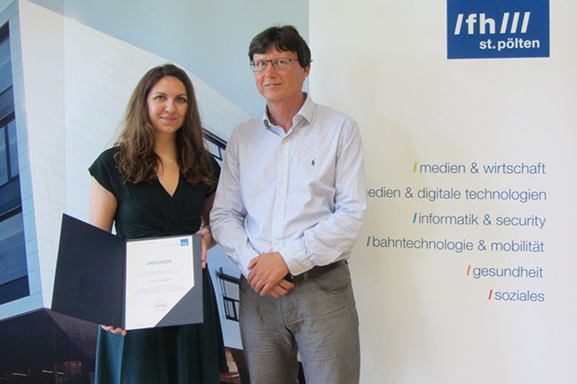 Luisa Griesmayer, "Rookie of the Year" im Lehrgang Eventmanagement, zusammen mit Harald Rametsteiner, Lehrgangsleiter.
