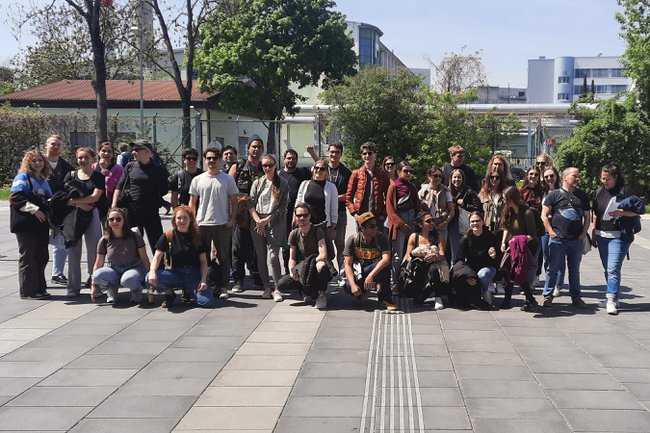 Teilnehmer*innen der gemeinsamen Lehrveranstaltung "Organisation und Hilfe" der FH St. Pölten und der HSLU Luzern