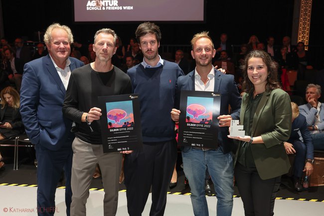 Absolventin Lisa-Maria Schlosser mit Silber-Effie 2022