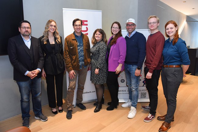 Organisationsteam und Podiumsteilnehmer*innen des FMP-Talks