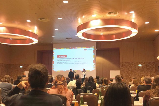 Sonja Kamper, Studentin von Marketing & Kommunikation an der FH St. Pölten besuchte Neovideo Kongress in Wien
