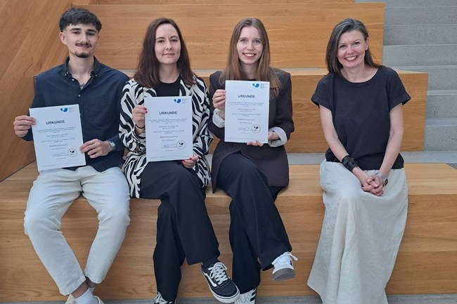 Neue Talente im Begabtenprogramm des Master-Studiengangs Digital Business Communications: Felix Hüttenbrenner, Katharina Portugal und Victoria Zwiletitsch
