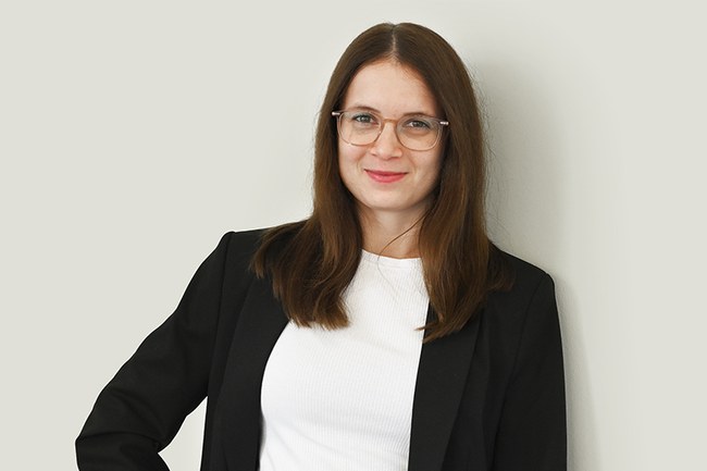 Die Marketing-Absolventin Nicole Pollitzer gründet gemeinsam mit den beiden Kommunikationsexperten Jürgen Colombini und Jörg Fessler die Agentur bridge media.