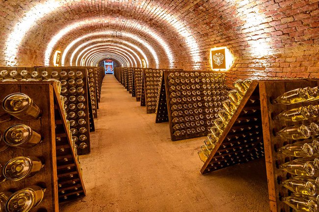 Eingang zur Kellerröhre der Sektkellerei Schlumberger