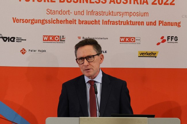 Laudatio Red Arrow durch Otfried Knoll Red Arrow Knoll (c) Create Connections.jpg