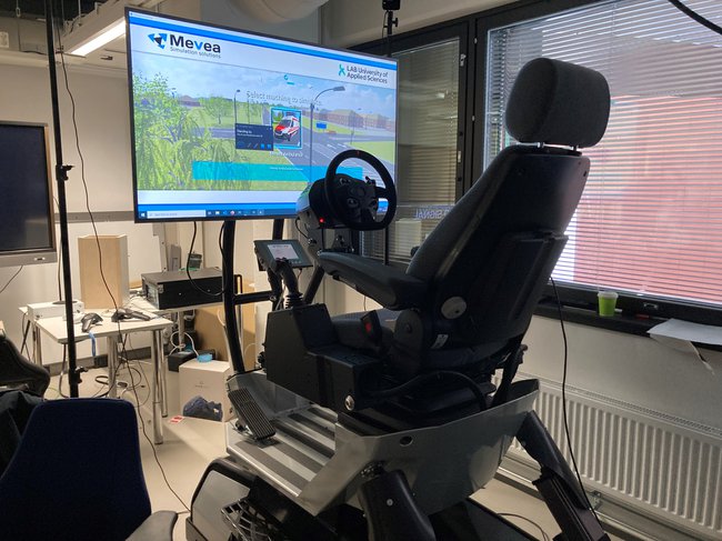 Rettungsfahrt-Simulator (1).jpg Rettungsfahrt-Simulator (1).jpg