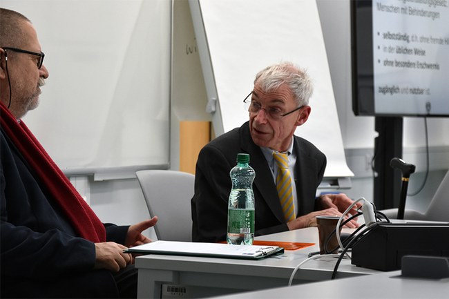 Behindertenanwalt Hansjörg Hofer an der FH St. Pölten