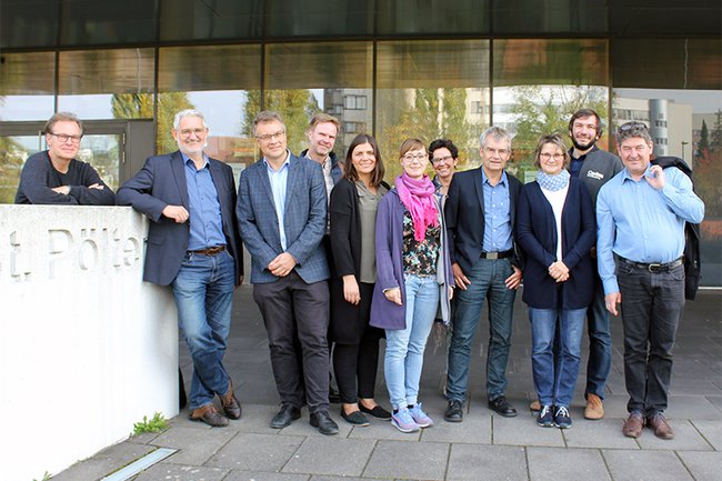 Johannes Pflegerl und die TeilnemerInnen der Delegation aus Brandenburg